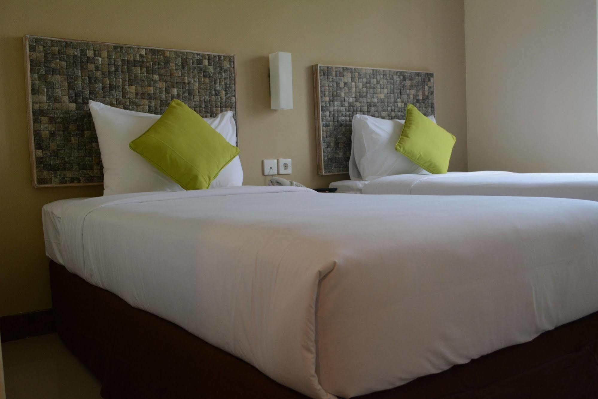 Greenotel Cilegon Exterior photo