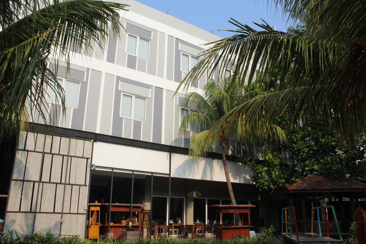 Greenotel Cilegon Exterior photo